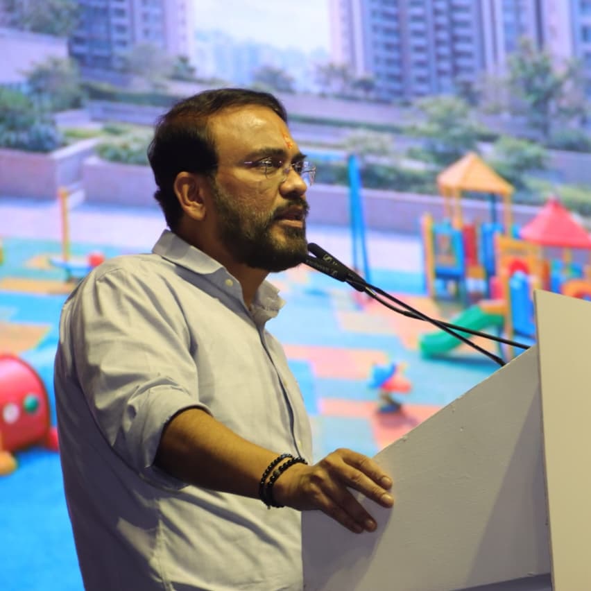 MHADA Announces Landmark 143-Acre Motilal Nagar Redevelopment under IAS Sanjeev Jaiswal; Adani Group Onboarded as Lead Partner with 100 Lakh Crore Investment